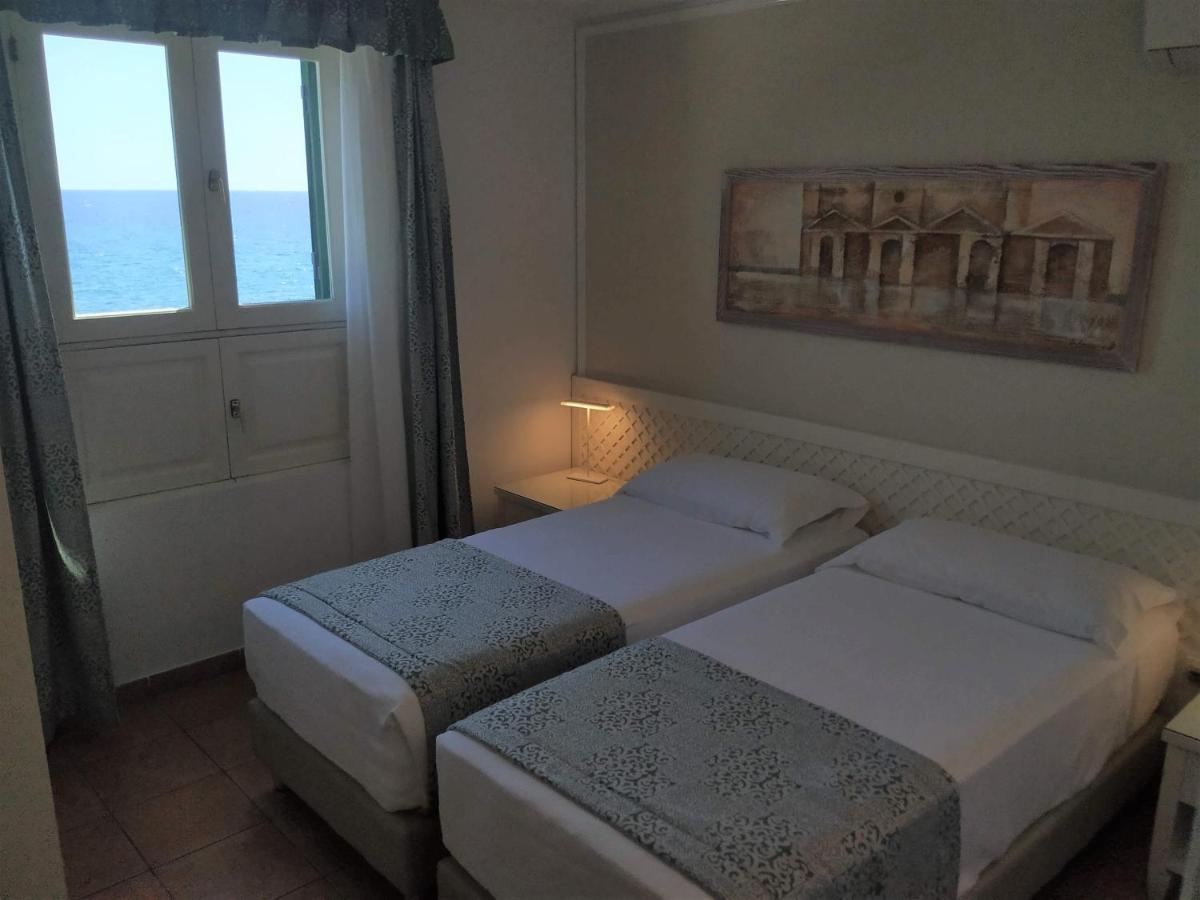 One-Bedroom Bungalow