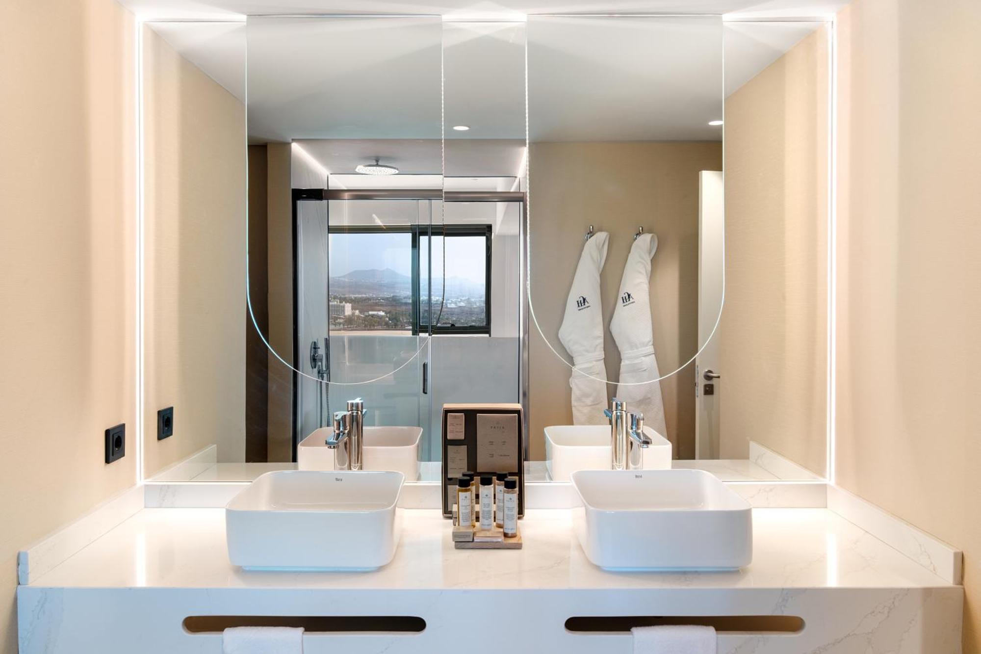 Deluxe Suite Sea View