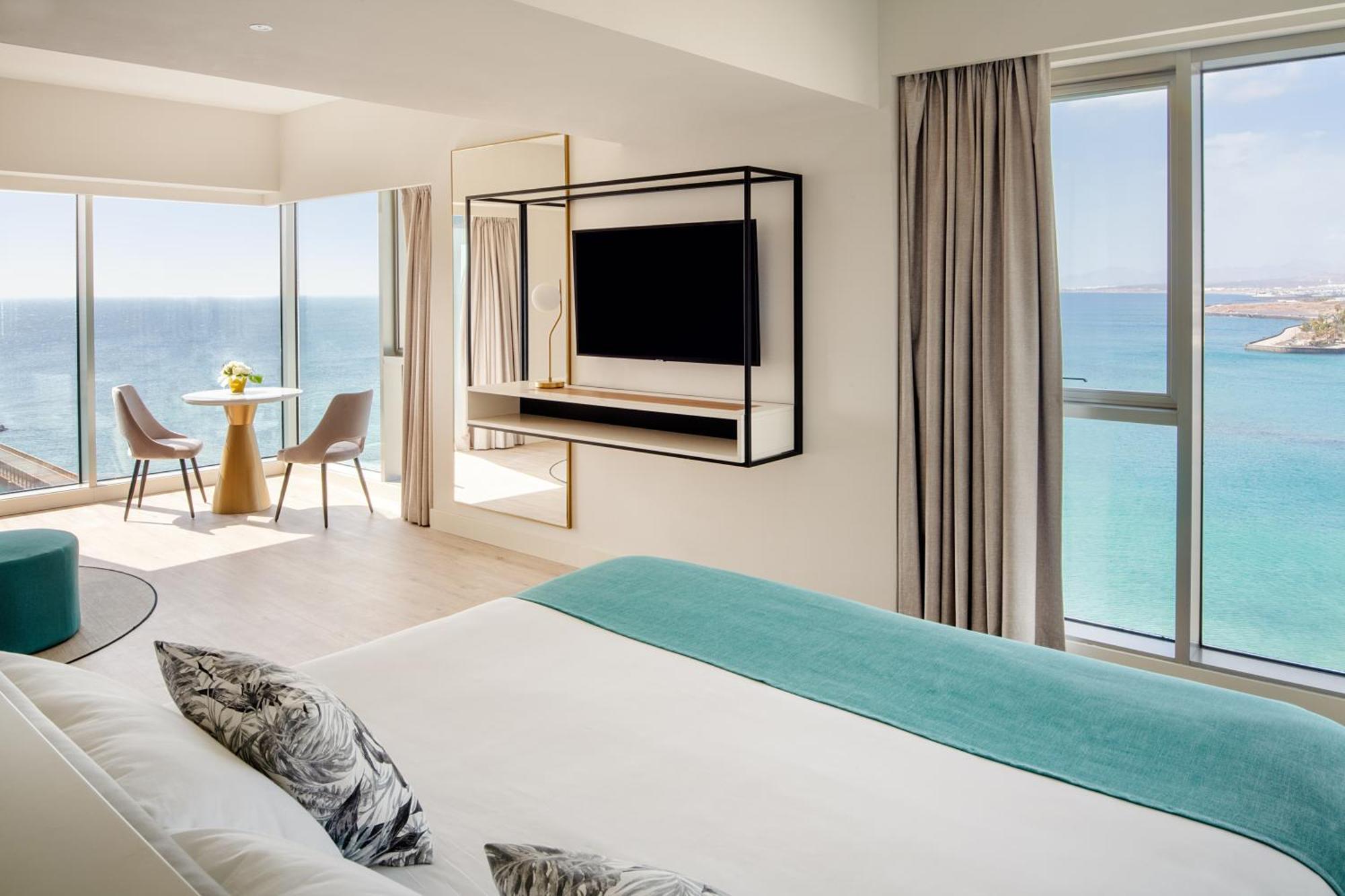 Deluxe Suite Sea View
