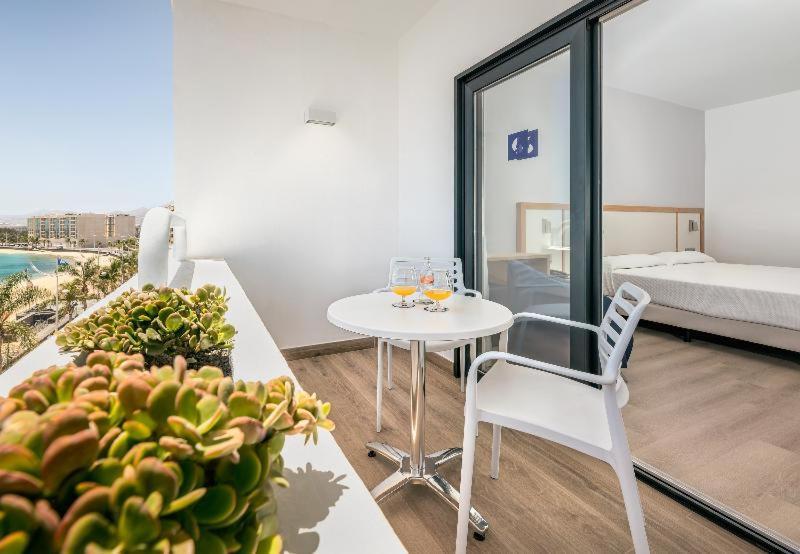 Double or Twin Room Sea View