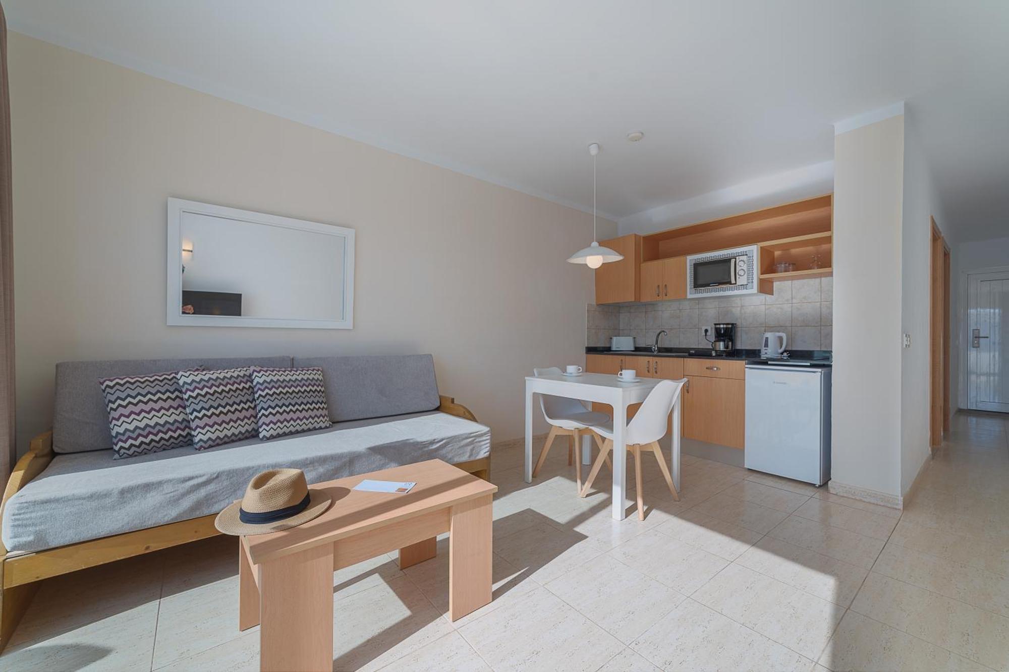 One-Bedroom Apartment (2 Adults),1537303687:JPEG