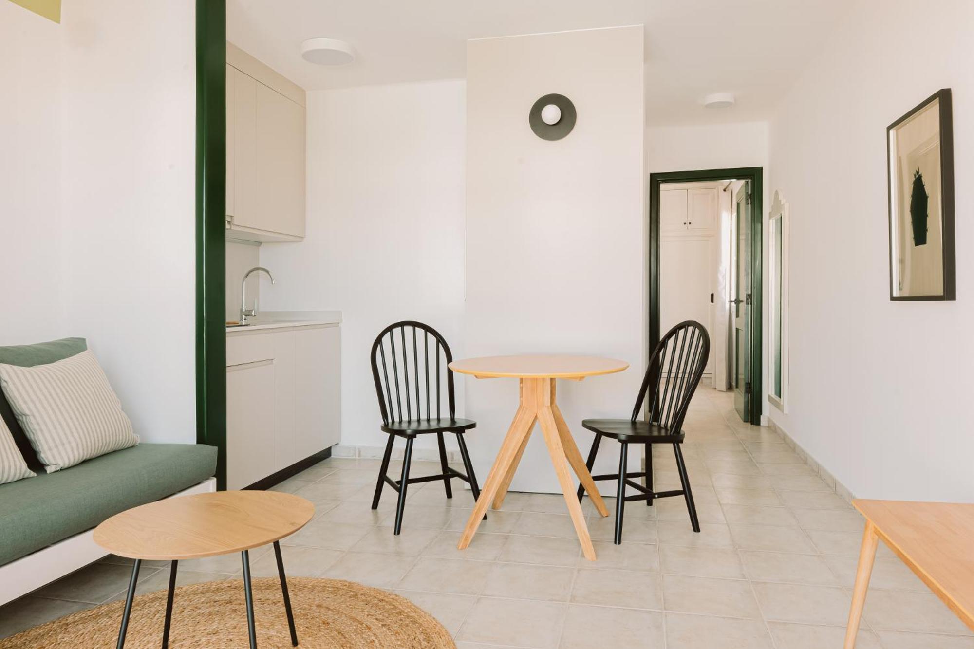 One-Bedroom Apartment