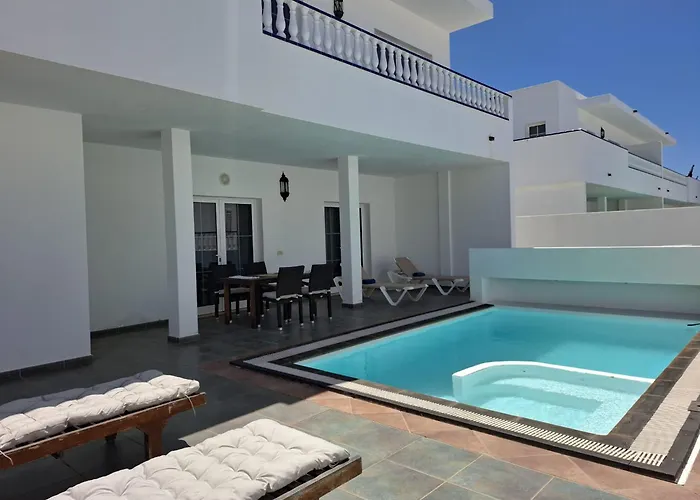 Villas Del Mar. Vina Y Cabrera